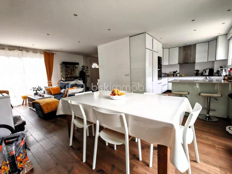 Maison - 120 m² - 7 pièces