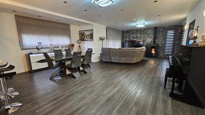 Maison - 203 m² - 7 pièces