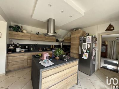 Maison - 247 m² - 8 pièces