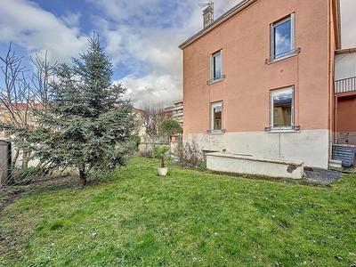 Maison - 225 m² - 5 pièces