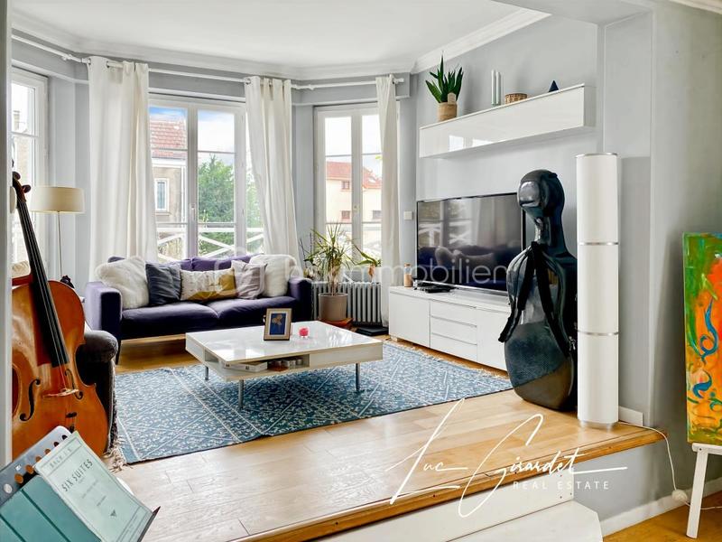 Maison traditionnelle - 170 m² - 6 pièces