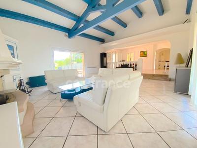 Maison - 151 m² - 6 pièces