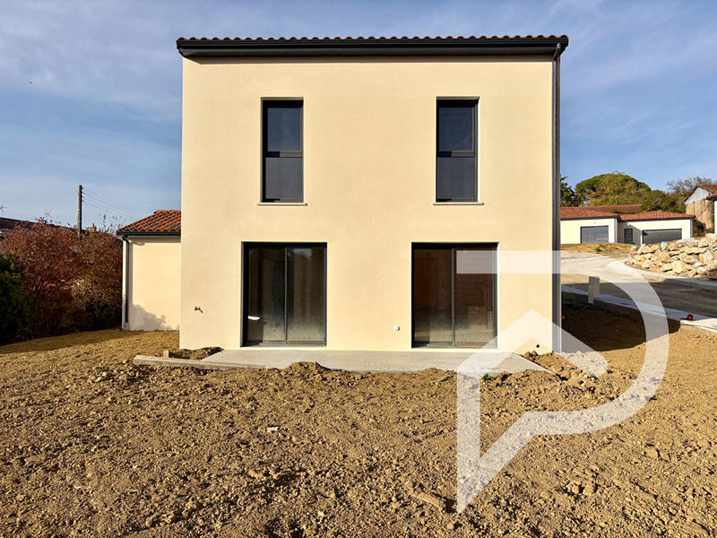 Maison - 104 m² - 5 pièces