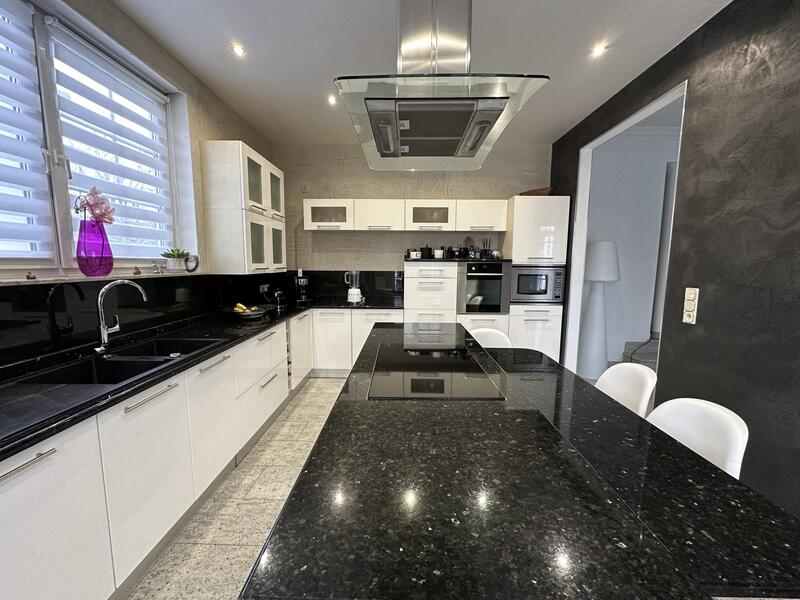 Appartement - 150 m² - 5 pièces