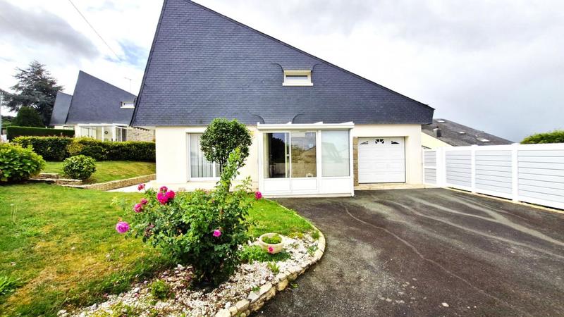 Maison traditionnelle - 98 m² - 5 pièces