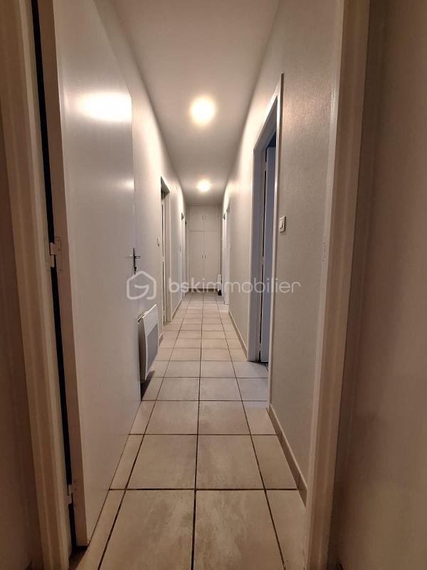 Local commercial - 128 m² - 8 pièces