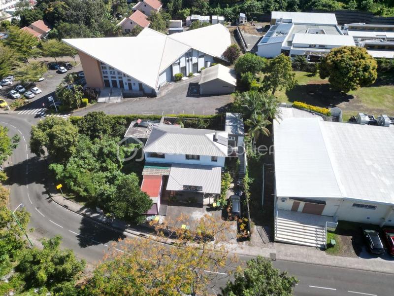 Maison - 250 m² - 7 pièces