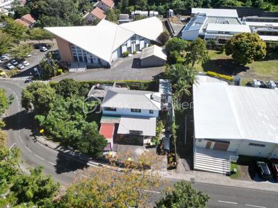 Maison - 250 m² - 7 pièces