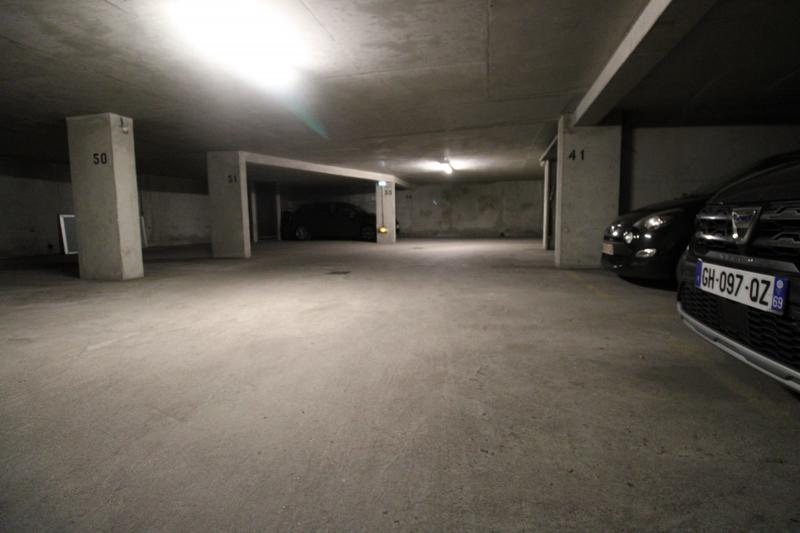 Parking / Garage - 12 m²