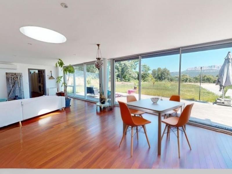 Maison - 203 m² - 6 pièces