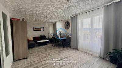 Appartement - 92 m² - 9 pièces