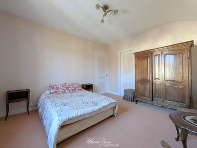 Maison - 186 m² - 7 pièces