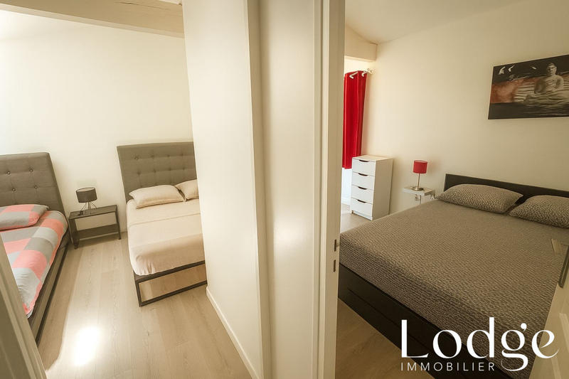 Maison - 300 m² - 15 pièces