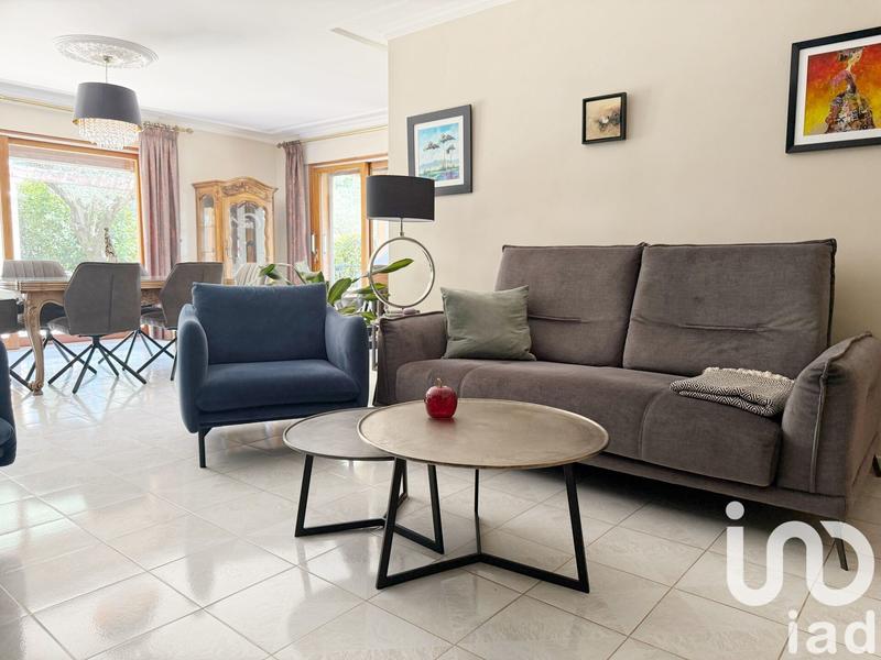 Maison - 219 m² - 6 pièces