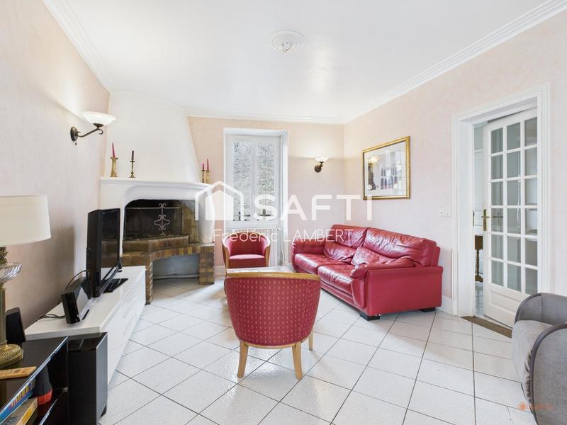 Maison - 255 m² - 11 pièces