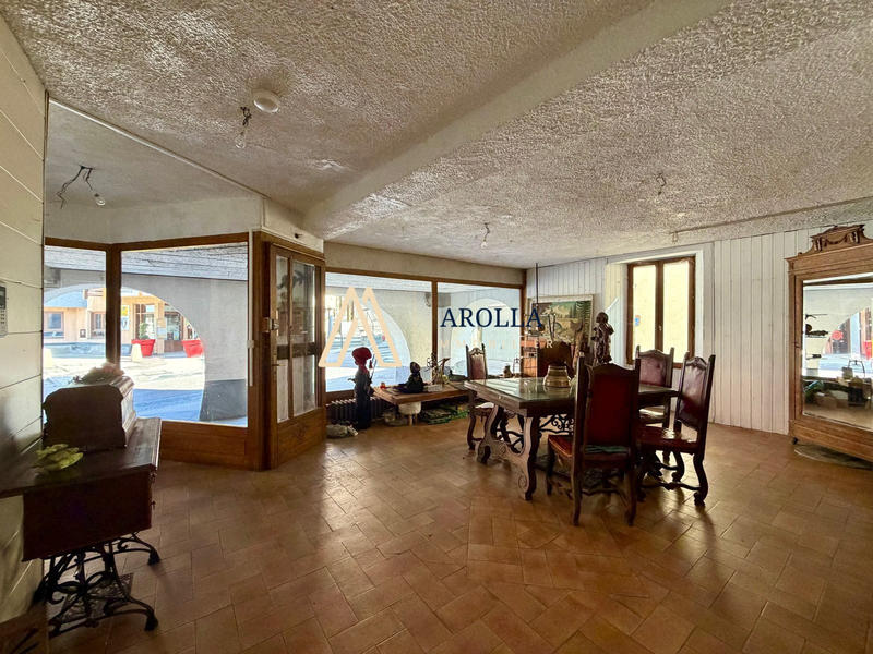 Local commercial - 76 m² - 3 pièces