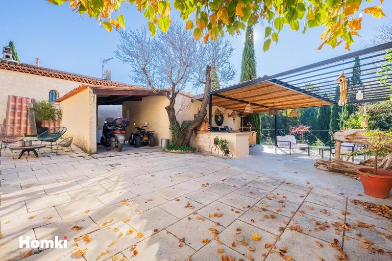 Maison - 200 m² - 5 pièces