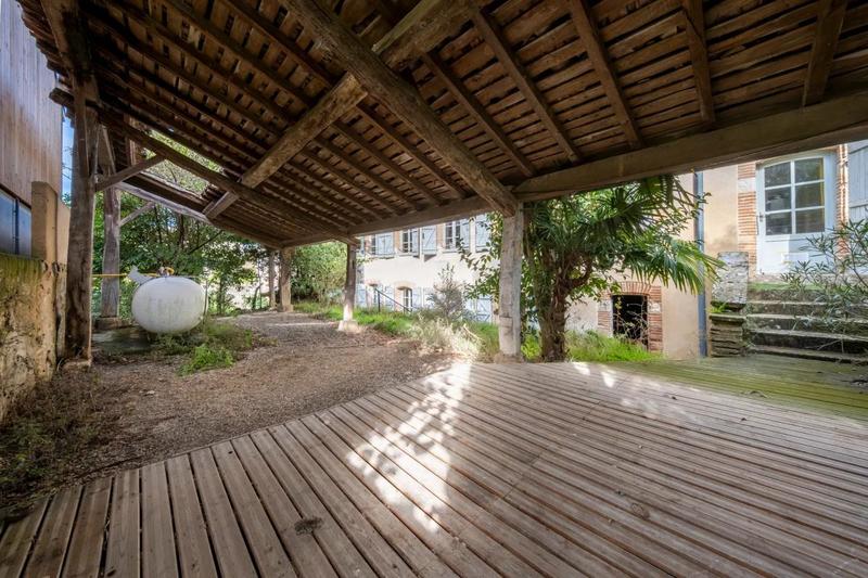 Maison - 333 m² - 15 pièces