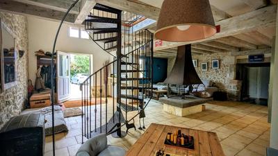 Propriété - 237 m² - 6 pièces