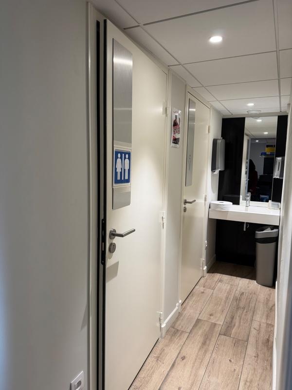 Local commercial - 287 m² - 6 pièces