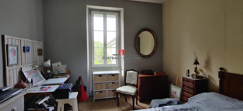 Maison - 255 m² - 8 pièces