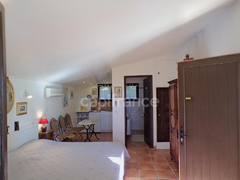 Villa - 341 m² - 8 pièces