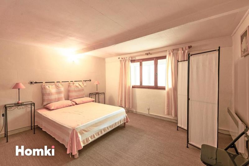 Maison - 394 m² - 12 pièces