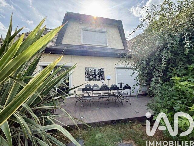 Maison - 210 m² - 7 pièces