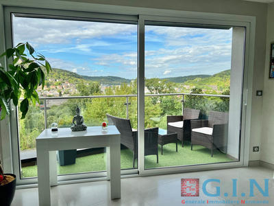 Propriété - 190 m² - 6 pièces