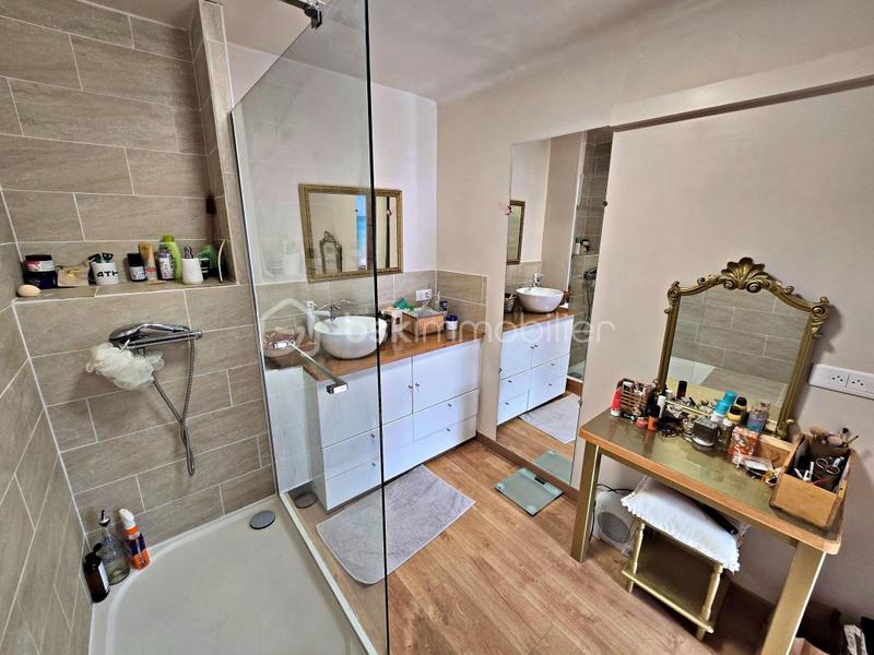 Maison traditionnelle - 202 m² - 7 pièces