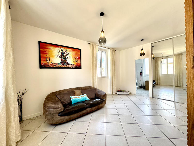 Villa - 238 m² - 8 pièces