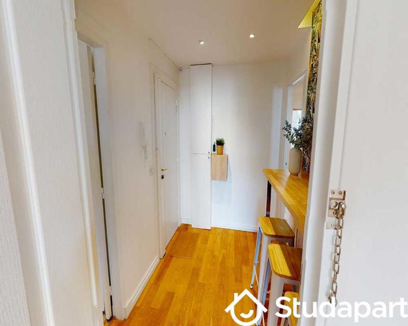 Chambre - 70 m² - 1 pièce