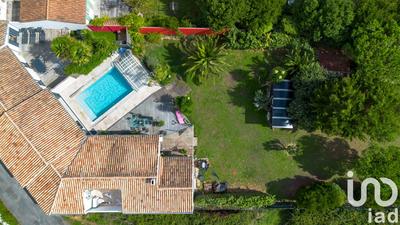 Maison - 220 m² - 5 pièces