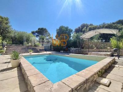 Propriété - 320 m² - 10 pièces