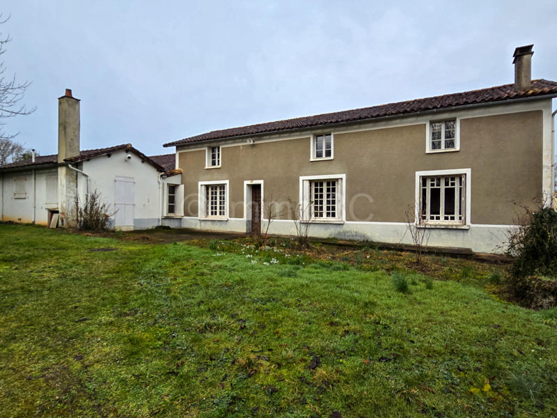 Maison en pierre - 100 m² - 5 pièces