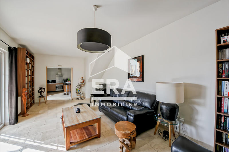 Maison - 240 m² - 9 pièces