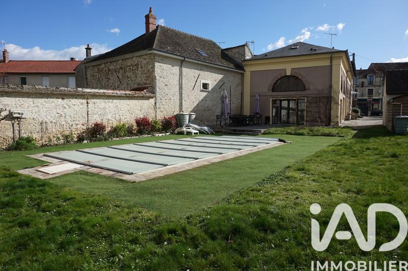 Maison - 305 m² - 10 pièces