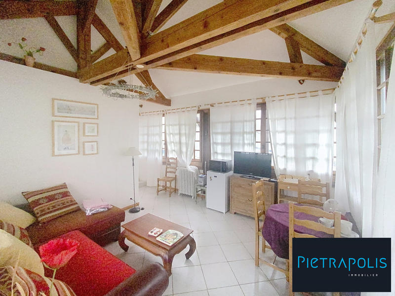 Maison - 250 m² - 7 pièces