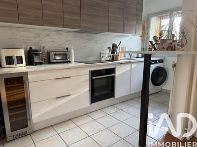 Appartement - 77 m² - 3 pièces