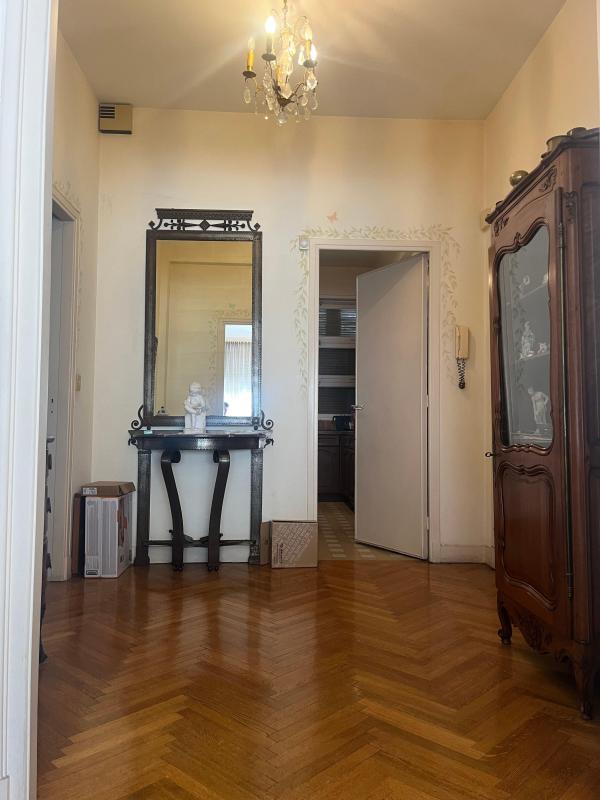 Appartement - 84 m² - 2 pièces