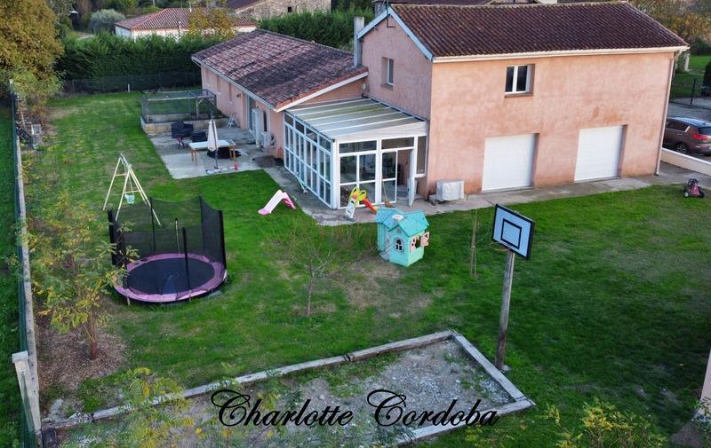 Maison - 253 m² - 9 pièces