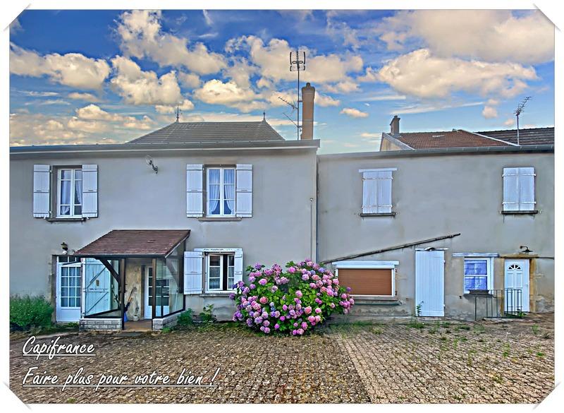Maison de village - 473 m² - 12 pièces