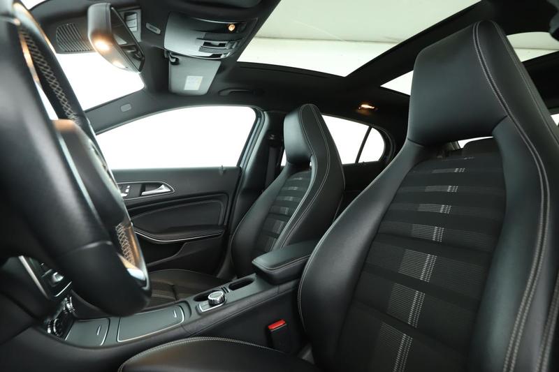 Mercedes Gla 200 Sensation 7g-Dct 156 ch