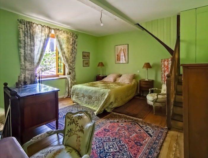 Maison traditionnelle - 231 m² - 8 pièces