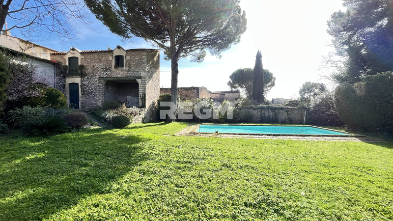 Propriété - 185 m² - 7 pièces