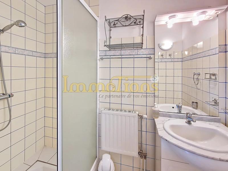 Maison - 250 m² - 11 pièces