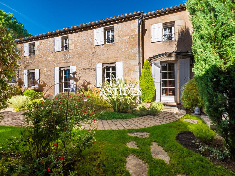 Maison ancienne - 187 m² - 6 pièces