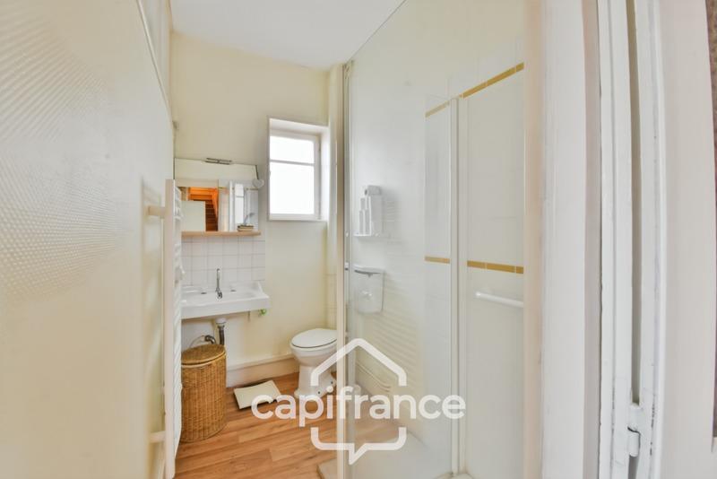 Maison - 233 m² - 12 pièces