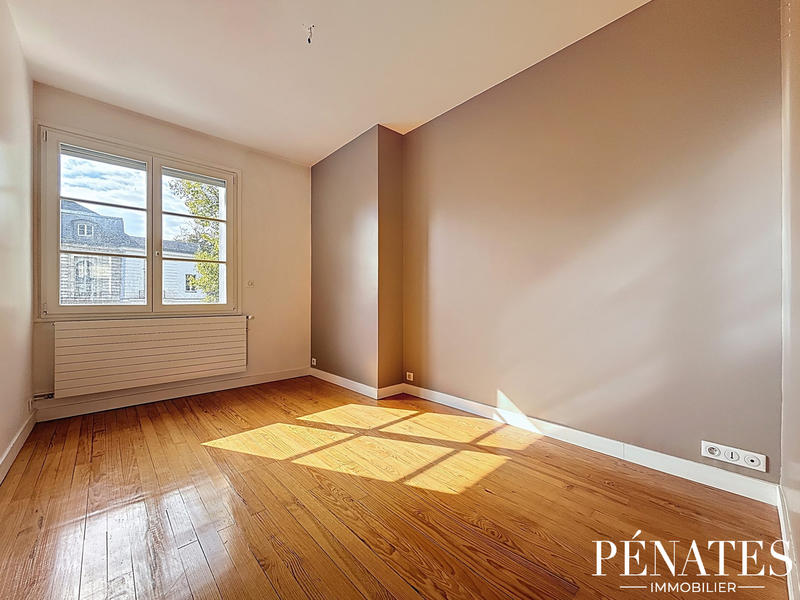 Appartement - 200 m² - 6 pièces