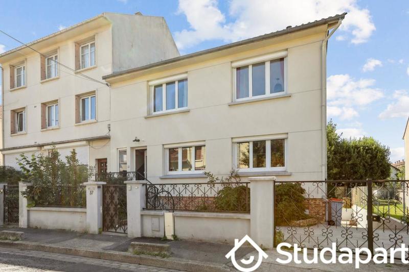 Chambre - 11 m² - 1 pièce